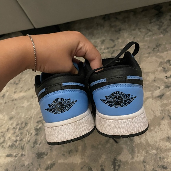 Air Jordan 1 GS - Picture 3 of 3